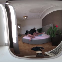 Captura de 'Vera Jarw VR Behind The Scenes Porno Dan - Rough Sex Makes Thick and Curvy Blonde's Cunt Squirt' nº 116