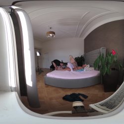 Captura de 'Vera Jarw VR Behind The Scenes Porno Dan - Rough Sex Makes Thick and Curvy Blonde's Cunt Squirt' nº 97