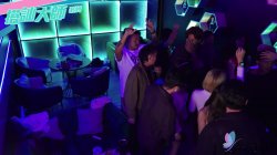 Captura de 'Nerdy Guy Wins Pick-up Game Show and Fucks Cute Brunette Ranako' nº 72