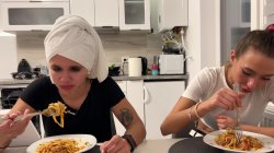 Captura de 'Traveling & fucking, Adventure's Best by Laura Quest ' S01E02' nº 17