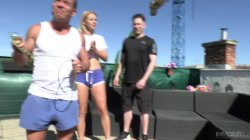 'Horny MILF Lynna Nilsson Seduces Thick Prick Personal Trainer' screenshot nº 29