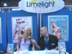 Captura de 'Bianca Pureheart Interview At The 2005 Adult Entertainment Expo' nº 1