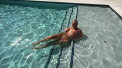 'My Curvy Neighbor Is Ready To Use Her Floatation Device' screenshot nº 17