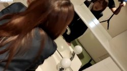 Captura de 'A Rookie Saleswoman Cheating During Work Hours' nº 16