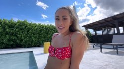 Captura de 'Cute Babe Mackenzie Gets a Hot Facial' nº 11