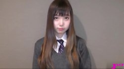 Captura de 'A Breathtakingly Cute Girl with the Perfect Uniform Look' nº 1