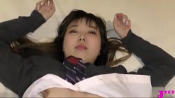 Captura de 'A Breathtakingly Cute Girl with the Perfect Uniform Look' nº 123