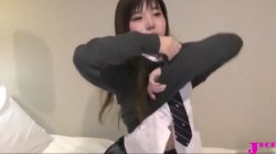 Captura de 'A Breathtakingly Cute Girl with the Perfect Uniform Look' nº 126