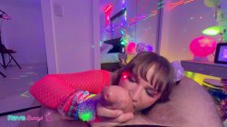 Captura de 'Rave Beauty Bunny Fae Takes Brian Deep Under The Lasers!' nº 33