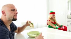 Captura de 'Exxxtra Small Chicks Fucking Huge Dicks #20' nº 126