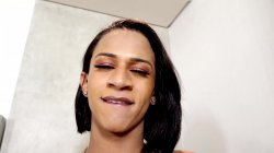 Captura de 'Brazilian Transsexuals Exposed in Pantyhose' nº 100