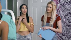 'My Young Lesbian Friend' screenshot nº 46