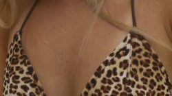 Captura de 'Bitty Boobed Blondes' nº 48