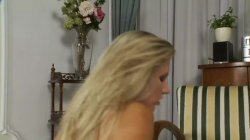 Captura de 'Bitty Boobed Blondes' nº 27