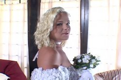 'Here Cum the Brides 3' screenshot nº 5