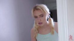 Captura de 'Families Tied - Scandalous Anal College Admission For Bratty Step-Daughter' nº 68