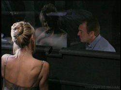 'Woman Under Glass' screenshot nº 4