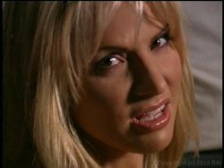 'Woman Under Glass' screenshot nº 64