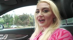 Captura de 'My Neighbor Is A Sexy MILF 5' nº 103