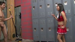 'Fem Dom Cheerleaders 5' screenshot nº 3