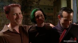 Captura de 'Divine Bitches - Featuring Maitresse Madeline, Bobbi Starr, Isis Love, Zak Tyler, Kade And Jason Miller' nº 8