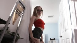'Nerdy Girls Love Black Cock 6' screenshot nº 3