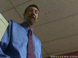 Captura de 'Big Tits At Work Vol. 8' nº 2