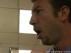 Captura de 'Big Tits At Work Vol. 8' nº 8