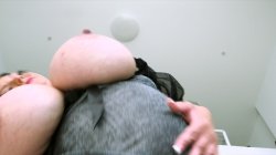 'Boob Lover's Guide to Big Tits, The (2-Discs)' screenshot nº 72