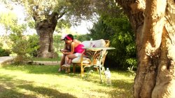 'Lesbian MILFs' screenshot nº 2