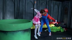 'Brazzers Presents: The Parodies 4' screenshot nº 2