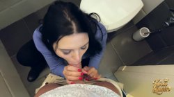 'Kira Queen Sucks Her New Friend's Cock In The Restroom!' screenshot nº 60