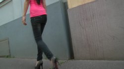 'Amateur Teen Gets Analized by Photographer' screenshot nº 18