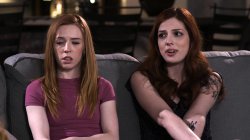 Captura de 'Family That's Stuck Together Stays Together, A' nº 7