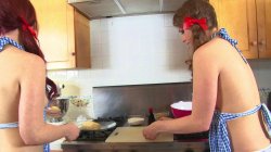 Captura de 'Lesbians In The Kitchen' nº 7