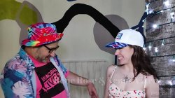 'Fat Man Dancing in Miami Streets Turns Into Threesome in The Sheets' screenshot nº 4