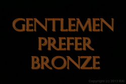 'Gentlemen Prefer Bronze' screenshot nº 1