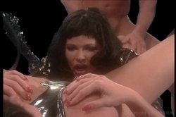 'Latex' screenshot nº 74