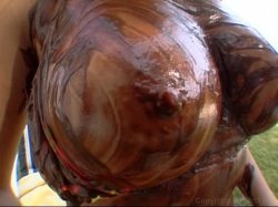 Captura de 'Big White Wet Sticky Tits' nº 5