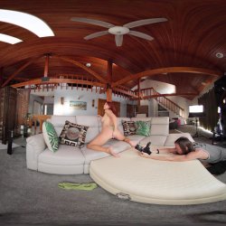 'BTS Ass Worship With Redhead British Milf - VR Voyeur View' screenshot nº 19
