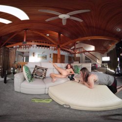 'BTS Ass Worship With Redhead British Milf - VR Voyeur View' screenshot nº 28