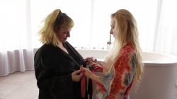 'Courtney Trouble and Nat Portnoy - Lesbian Love Scene' screenshot nº 1