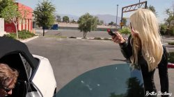 'Brittany Andrews Wets Victoria Zdrok's Pussy In The Desert!' screenshot nº 7