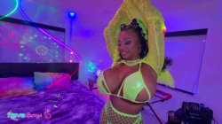 'Ebony Tia Maria Turns the Afterparty Into Her Own Playground' screenshot nº 5