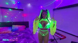 'Ebony Tia Maria Turns the Afterparty Into Her Own Playground' screenshot nº 10
