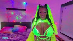'Ebony Tia Maria Turns the Afterparty Into Her Own Playground' screenshot nº 11