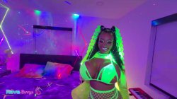 'Ebony Tia Maria Turns the Afterparty Into Her Own Playground' screenshot nº 13