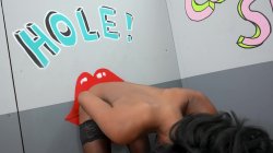 Captura de 'Black Girl Gloryholes' nº 16
