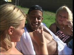 Captura de 'Blonde Eye For The Black Guy' nº 131