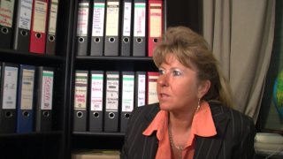 Petra Wega- Raus aus den Klamotten 7 - Scène2 - 2